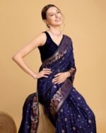 Women Floral Print Saree - Image 5